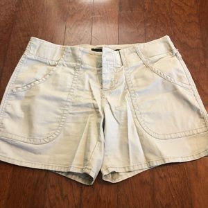 Beige Shorts from Limited, size 6
